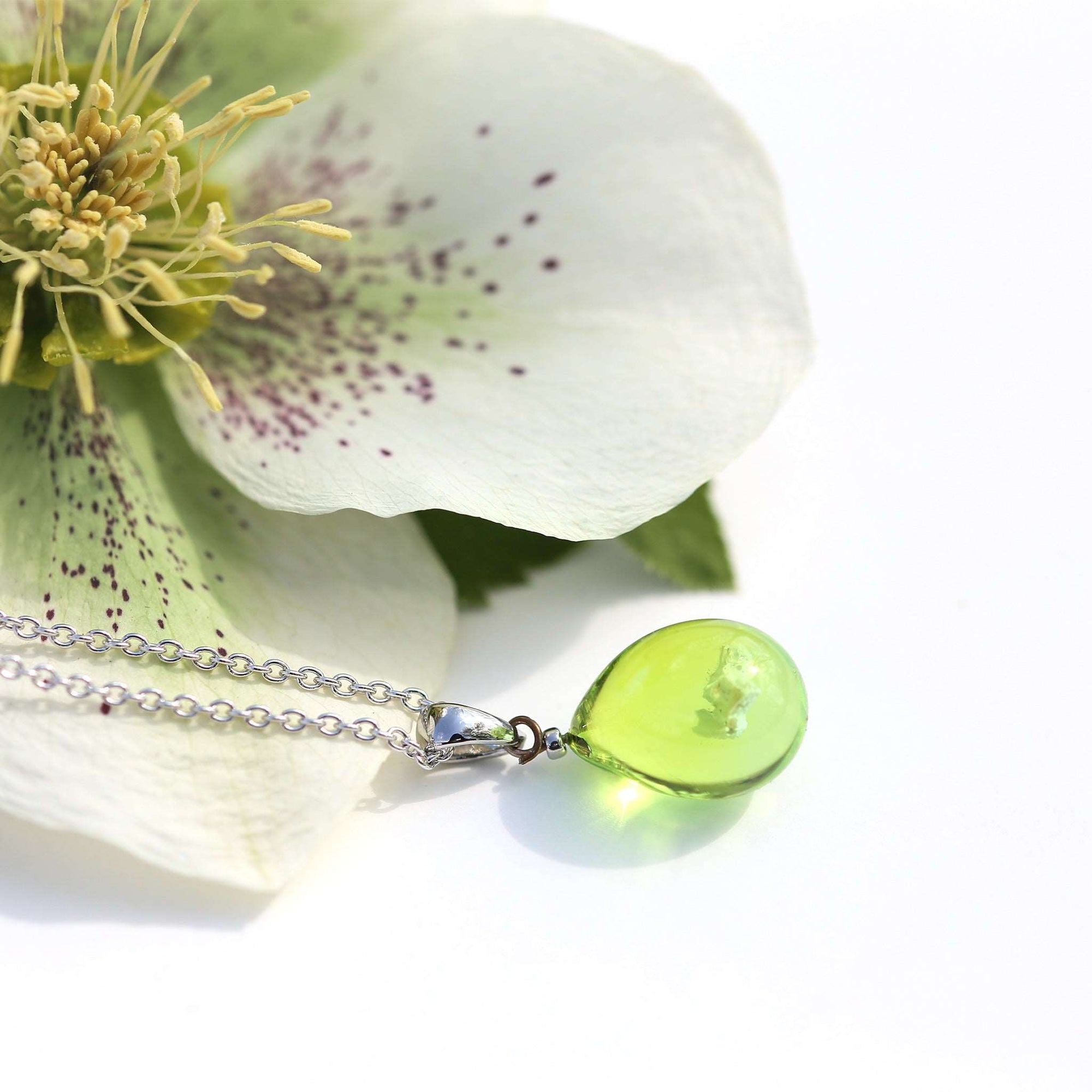 黄緑超薄ブルー色のグラデーションが美しい ガラスの遺骨ペンダント