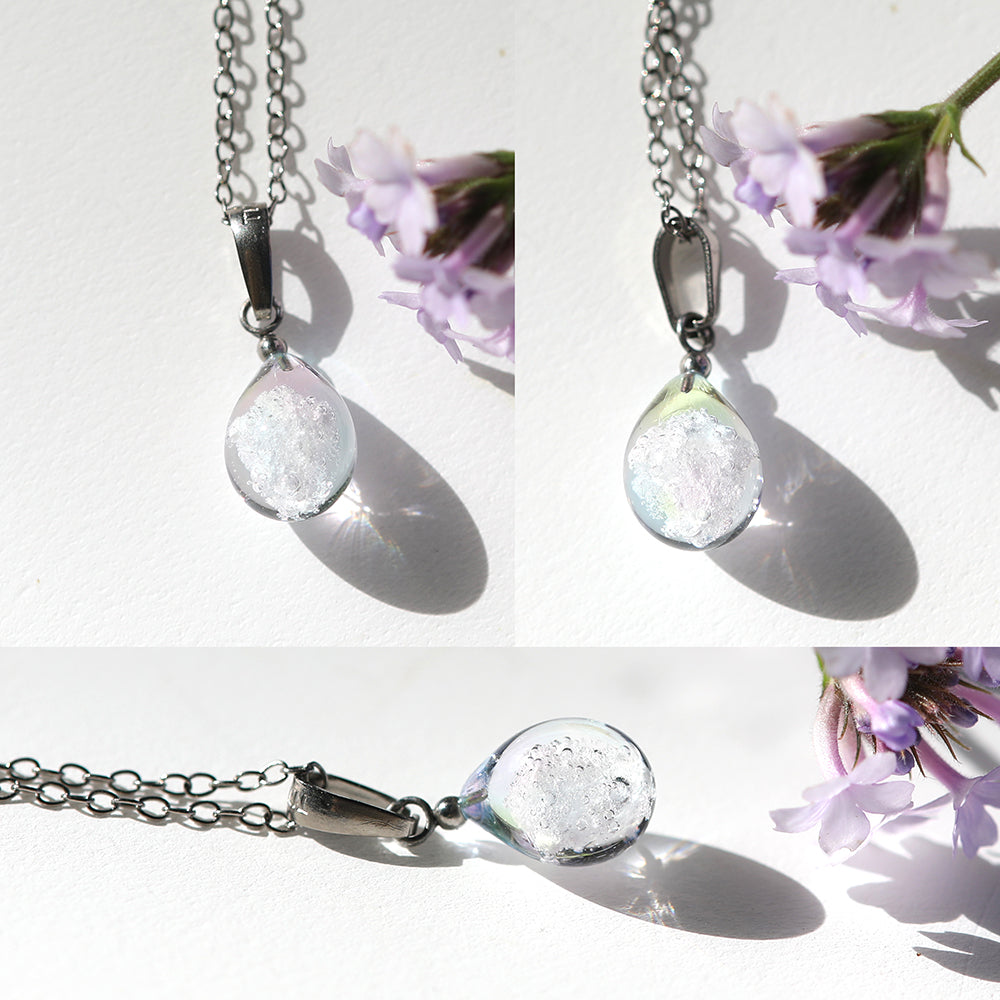 虹の色は角度によって色が変わって見えます