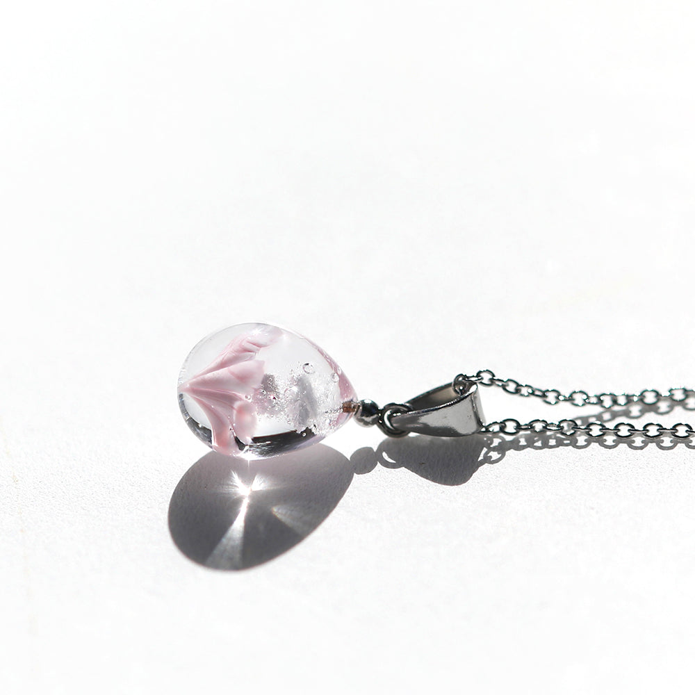 お花は少しのお骨しか入りませんが、、、