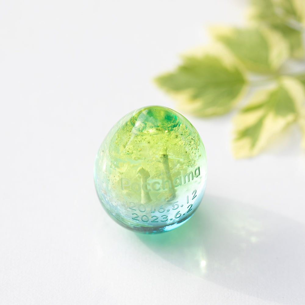 セキセイインコのぽっちゃまさんの遺骨オブジェです。