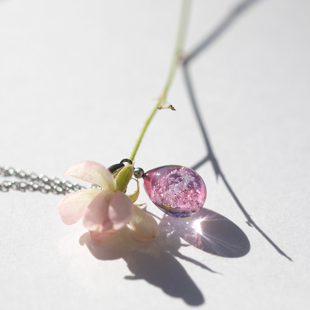 沢山の写真でガラス色の参考にしてください