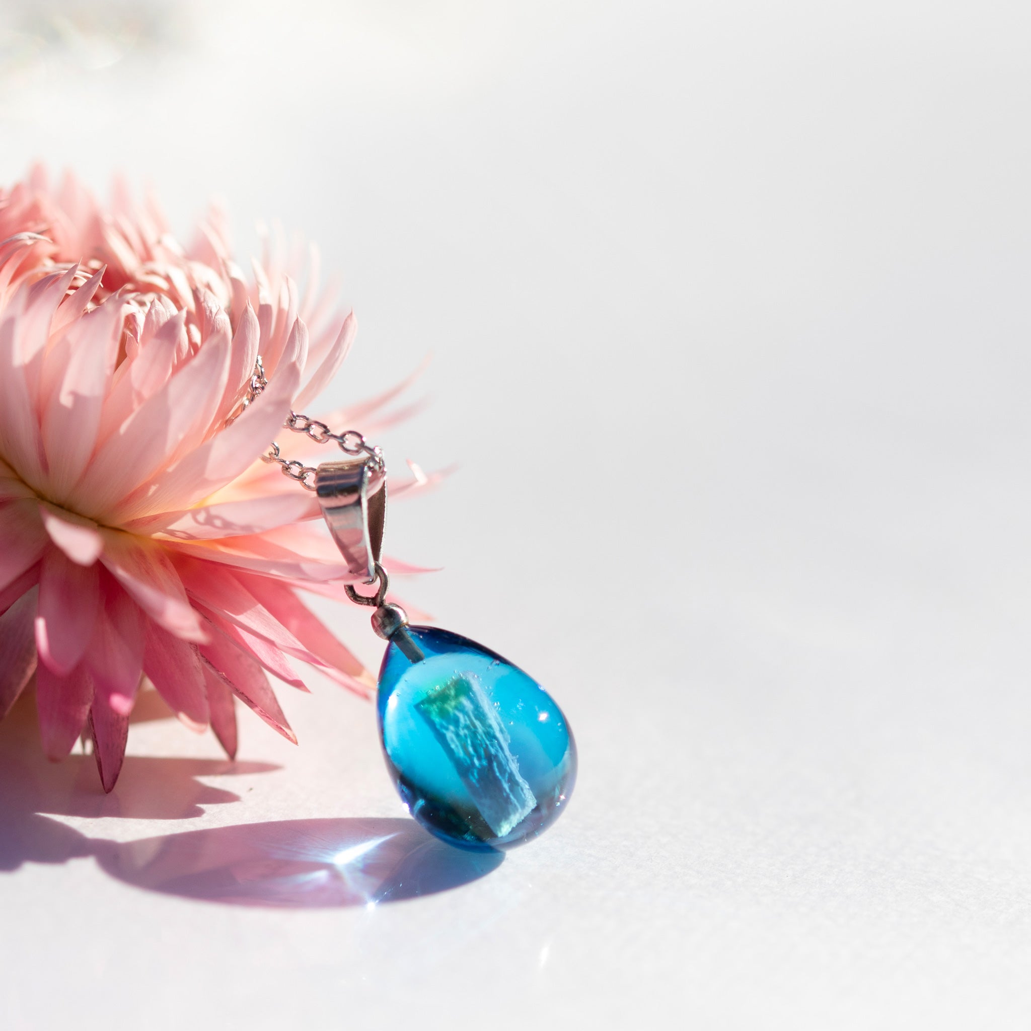 虹のたまご ビビッドペンダントトップ モナジー工房さま 虹のたまご ビビッドペンダントトップ モナジー工房さま